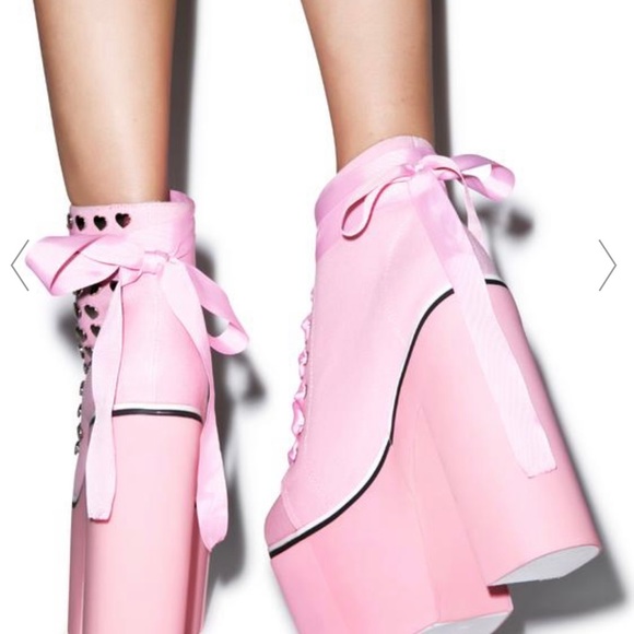 SugarBaby Kawaii Sweet Street Platforms NWB Size 9 Dolls Kill Pink Stud - Picture 5 of 7